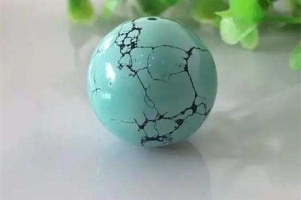 绿松石什么颜色才是最好的 绿松石买绿色还是蓝色