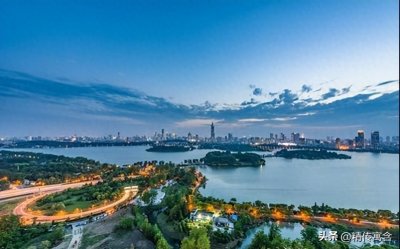 ​金陵明珠：玄武湖的千年故事与四季风华