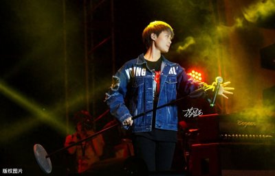 ​至今仍然活跃的当属2005届超女，那一届超女排名