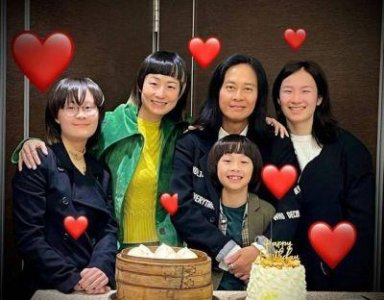 ​袁咏仪与张智霖出席活动：53岁夫妻携手，家庭教育与儿子未来分享