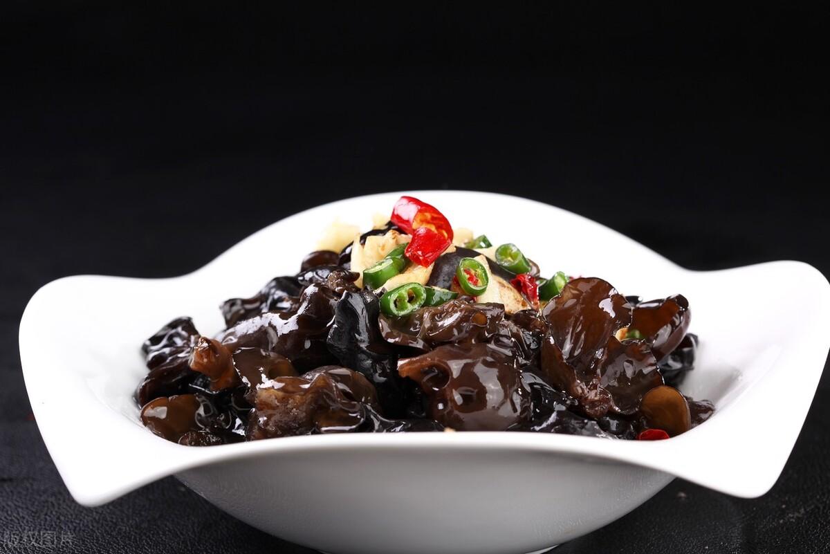 木耳煮几分钟可以凉拌吃(怎么样凉拌木耳好吃又脆)