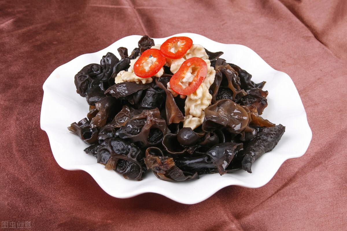 木耳煮几分钟可以凉拌吃(怎么样凉拌木耳好吃又脆)