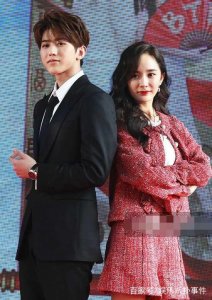 ​蔡徐坤的资源有多好？和杨幂搭档拜年，跟成龙合唱“教跳舞”！