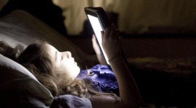 ​警惕睡眠质量受电子设备影响