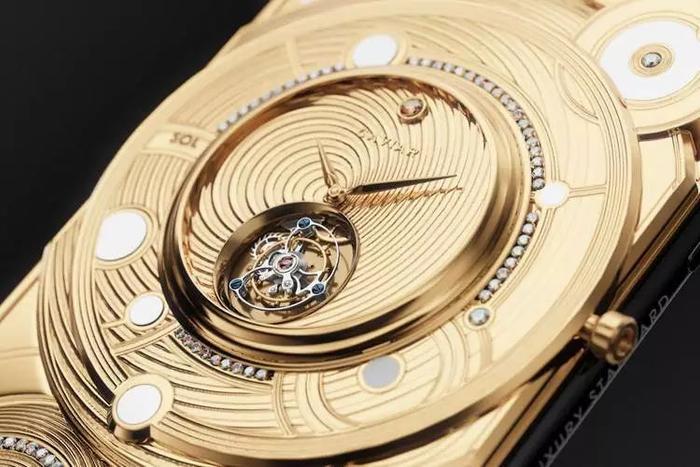 Supreme的棺材，LV的避孕套，Tiffany的泡泡水...有钱人的行为也太迷惑了！