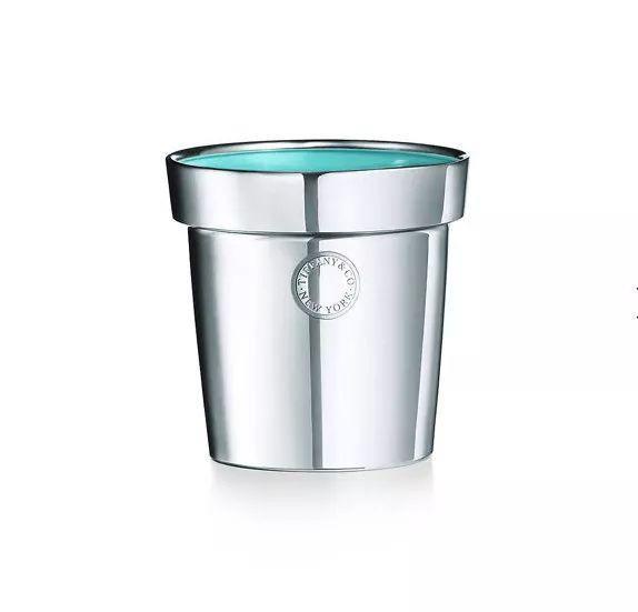 Supreme的棺材，LV的避孕套，Tiffany的泡泡水...有钱人的行为也太迷惑了！