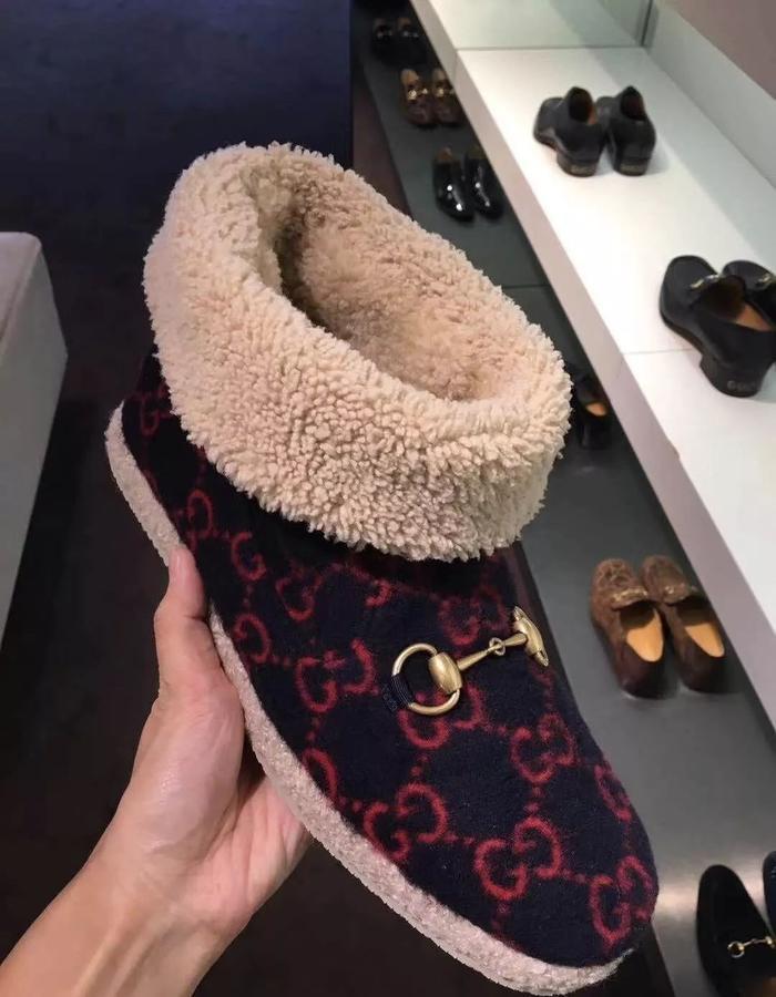 Supreme的棺材，LV的避孕套，Tiffany的泡泡水...有钱人的行为也太迷惑了！