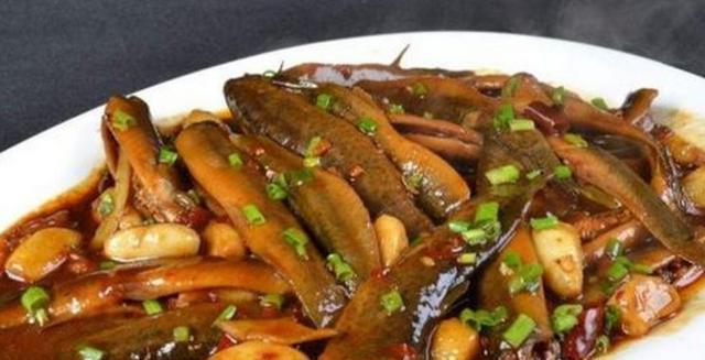 爆炒泥鳅时，大部分人没有掌握这个技巧，难怪泥鳅很腥有异味