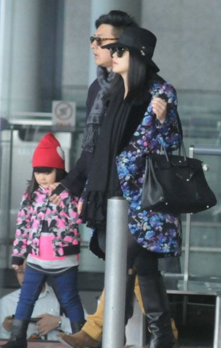 李湘女儿的亲生父亲是谁 李湘女儿爸爸