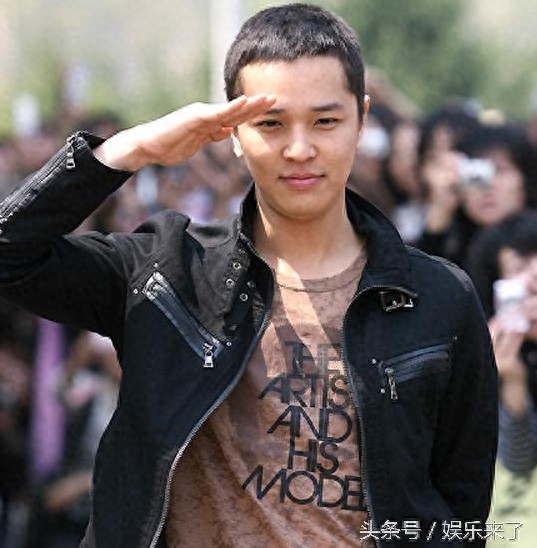 男星平头发型大比拼:哪款才是你的最爱