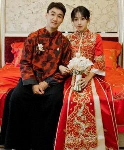 ​国足的漂亮妻子们：球踢得差，奈何太赚钱，老婆个个美如天仙