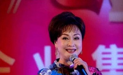 ​李谷一:出道50年无绯闻，老公身份显赫，如今79岁依然优雅美丽