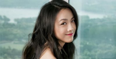 ​汤唯结婚多年，与韩国老公分居生活，但却依旧幸福美满