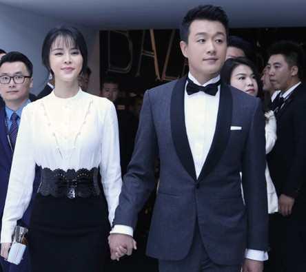 她是佟大为的妻子，化身为一位赫赫有名的商界女企业家