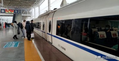 ​10月11日起，高铁岳阳东站首开杭州、汕头方向列车