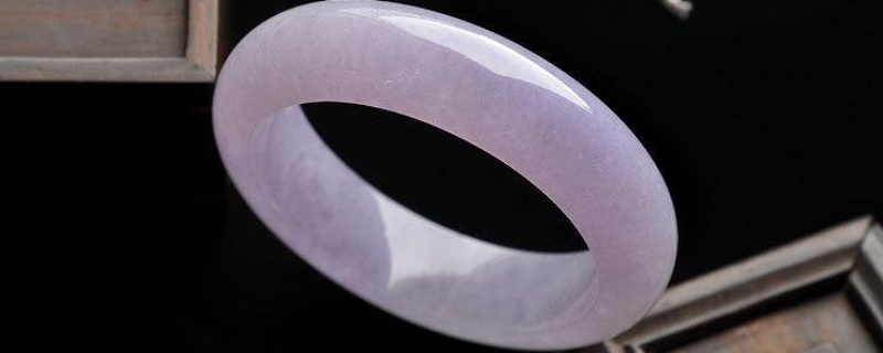 掌宽7.5cm带多大玉镯-手掌7cm带多大口的玉镯贵妃