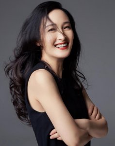 ​马睿：事业当红隐退照顾家人，低调嫁画家丈夫生子，如今幸福美满