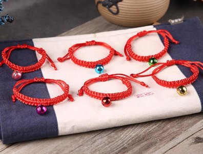 ​人人都在盘小狮子手链！原来这个手链居然有这么多故事