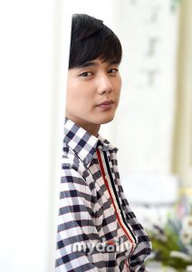 ​俞承豪有望出演新剧《君主-假面的主人》