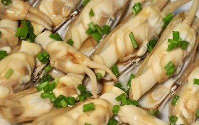 ​蛏子哪些部位不能吃，蛏子表面的那层膜能吃吗？