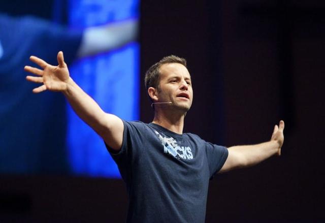 电视剧中最让人羡慕的一对情侣（与剧中女友结婚29年）(10)