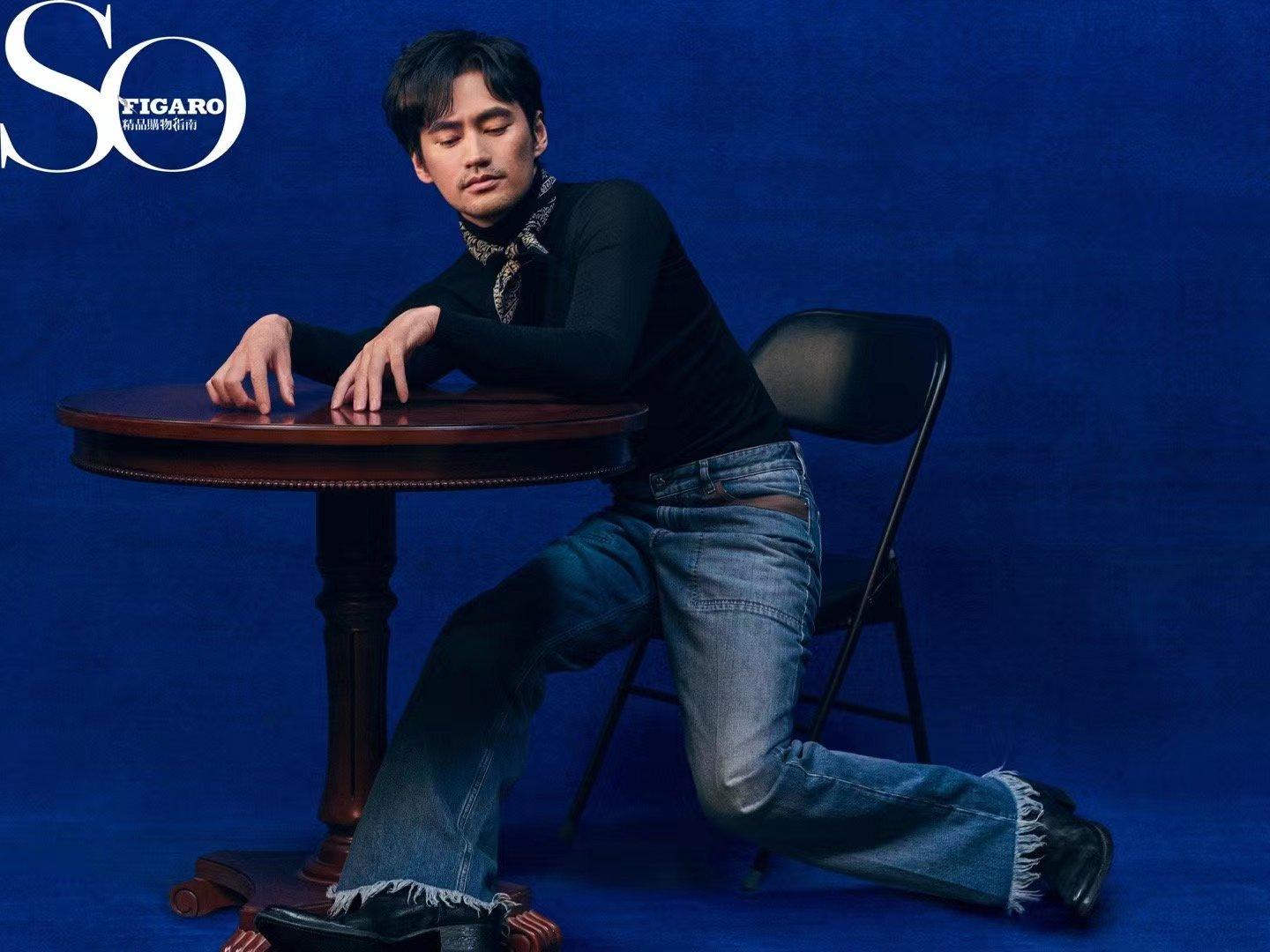 袁弘夫妇恩爱秀上瘾了！合体拍情人节大片，张歆艺穿吊带身材暴瘦