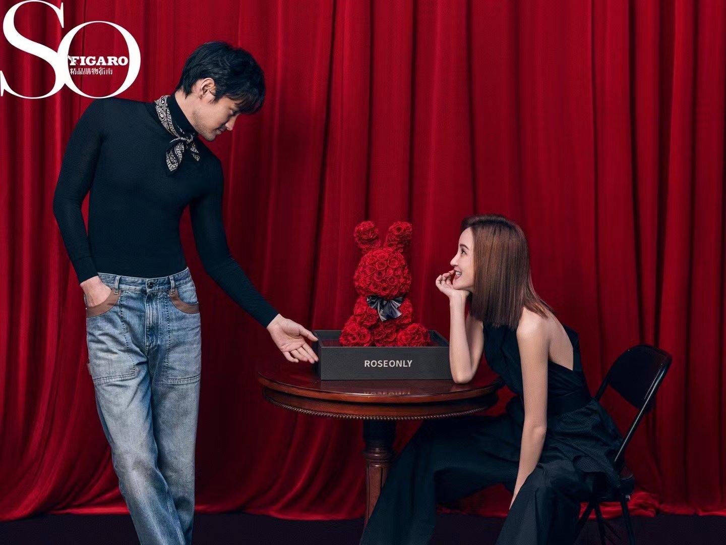 袁弘夫妇恩爱秀上瘾了！合体拍情人节大片，张歆艺穿吊带身材暴瘦