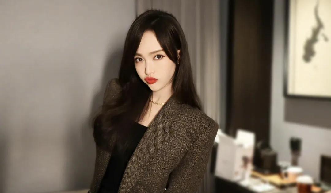 唐嫣工作室发布严正声明，怒批两条离谱传闻