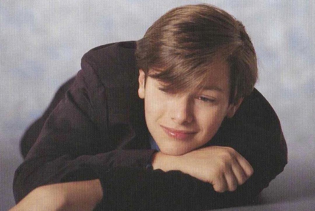 爱德华·福隆个人资料写真作品