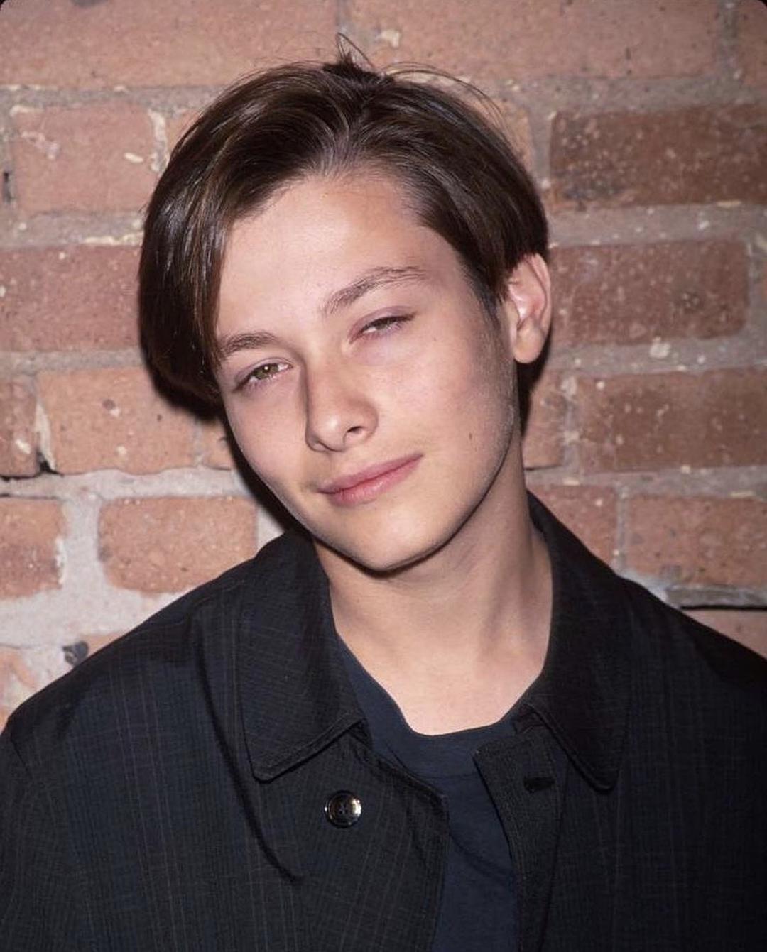 爱德华·福隆个人资料写真作品