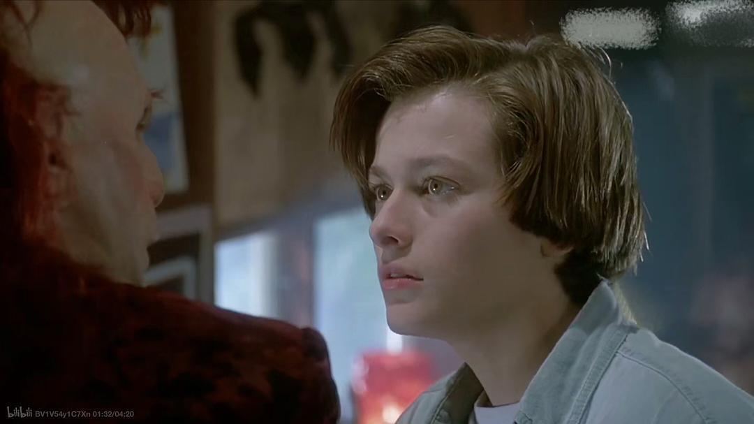 爱德华·福隆个人资料写真作品