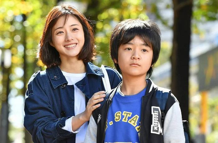 《非自然死亡》豆瓣 9.4?这也太水了吧，十元的这个剧我吹不了！