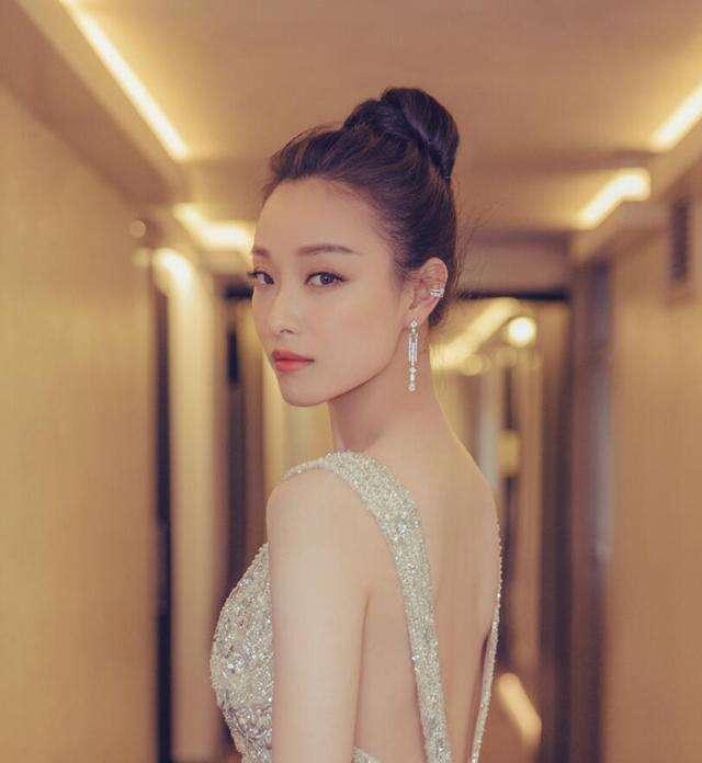 奇门遁甲两代谋女郎同框（两代谋女郎共同亮相奇门遁甲）(7)