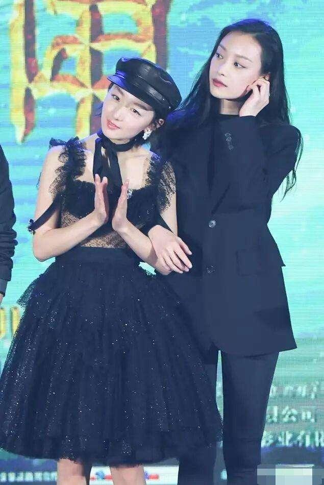 奇门遁甲两代谋女郎同框（两代谋女郎共同亮相奇门遁甲）(1)