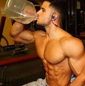 ​胸肌不对称怎么办？胸肌一边大一边小怎么调整？