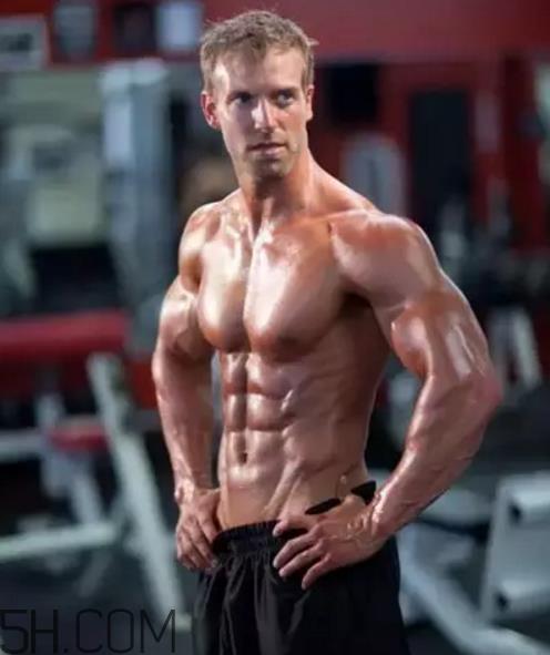 胸肌不对称怎么办？胸肌一边大一边小怎么调整？