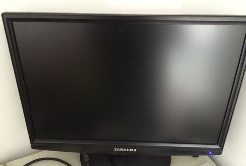 电脑黑屏是怎么回事儿不显示桌面