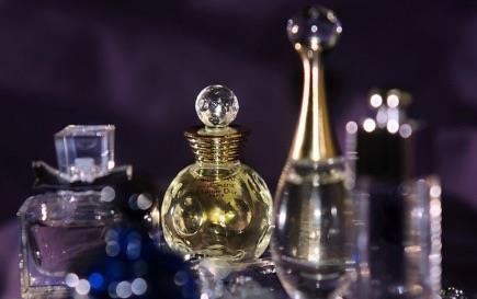生活香水的保质期是多久 过期的香水不能用  1