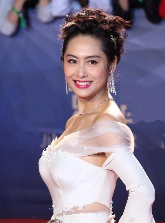 佟丽娅什么时候离的婚,佟丽娅什么时候离的婚?图3