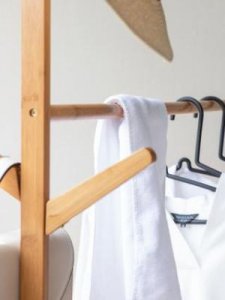 ​真丝衣服怎么洗(蚕丝衣服用什么洗涤最好)