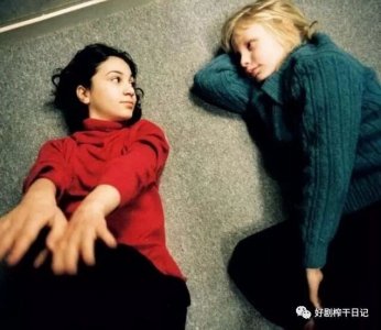 ​恐怖又纯真的电影《血色入侵》伏笔大解析