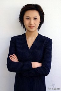 ​前央视天气预报主持人裴新华，家族背景雄厚，嫁大老板后隐退