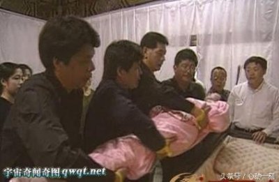 ​一代歌后邓丽君尸检照片曝光 死因种种让人难猜