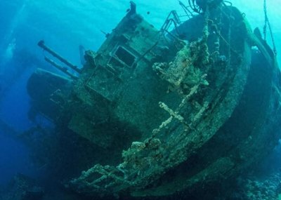 ​为什么宁愿等到船沉没，也不能跳海求生？