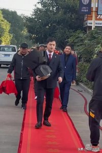 ​快进来沾沾喜气，看义乌婚俗十八担喜庆热闹，好奇里面装了什么