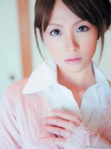 ​大桥未久：日本影视界的璀璨明星