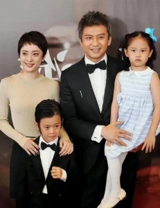​20对明星夫妻全家福照片，孙俪女儿是邓超翻版，陈建斌蒋勤勤好甜