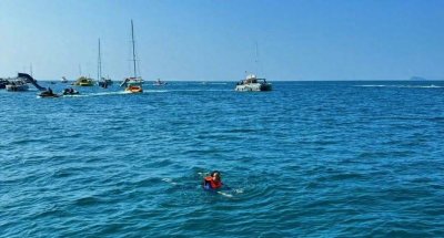 ​排球之花海南度假，家世显赫，与郎平助教结缘，七年婚姻育有一子