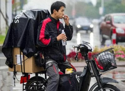 ​快递费这么贵，为啥一块钱的东西也包邮，淘宝拼多多商家赚什么？