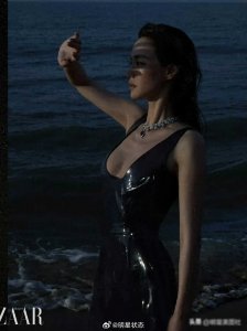 ​舒淇19岁被迫拍全裸写真，20岁一脱成名，性感尤物，这谁顶得